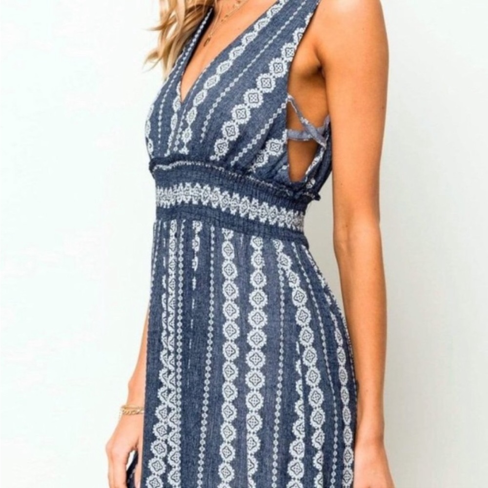 Hem and Thread jumpsuit - Picture 3 of 11
